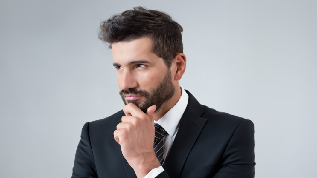 Die Einhaltung des Hinweisgeberschutzgesetzes (HinSchG) erfordert schnelles Handeln: Die interne Meldestelle muss eingerichtet werden. Sonst drohen empfindliche Strafen. Nutzen Sie unseren Quick-Guide, und erfahren in nur 5 Minuten alle erforderlichen Schritte, um rechtliche Konsequenzen zu vermeiden. Handeln Sie jetzt und vermeiden Sie Strafen!